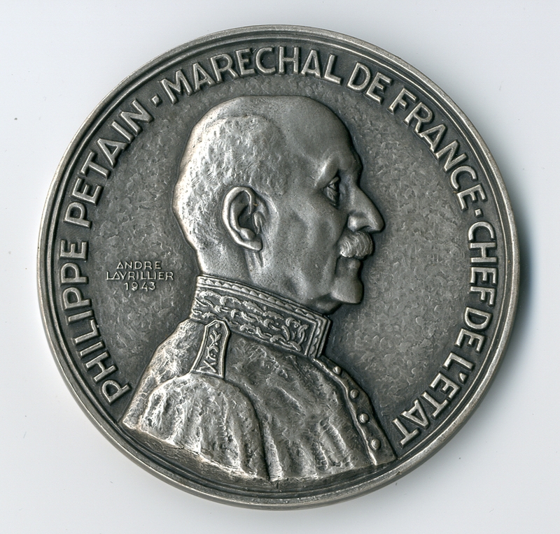 Médaille du Maréchal Pétain aux cheminot méritants.