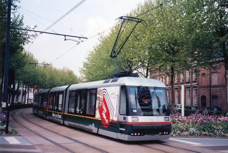 Le tramway sur le boulevard du Général Leclerc
