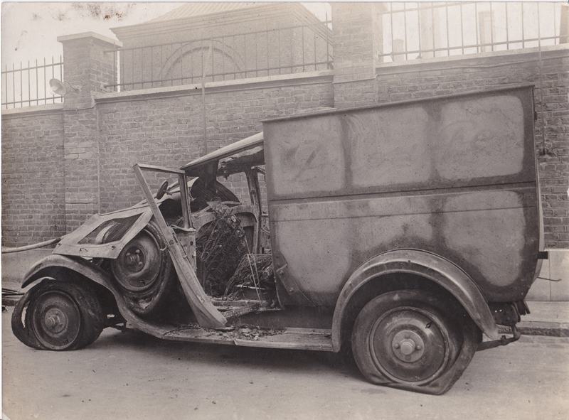 Grèves de 1931 : fourgonnette incendiée rue de Lannoy