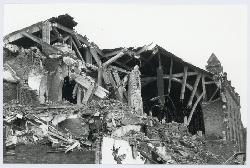 La démolition de l'église Sainte Bernadette