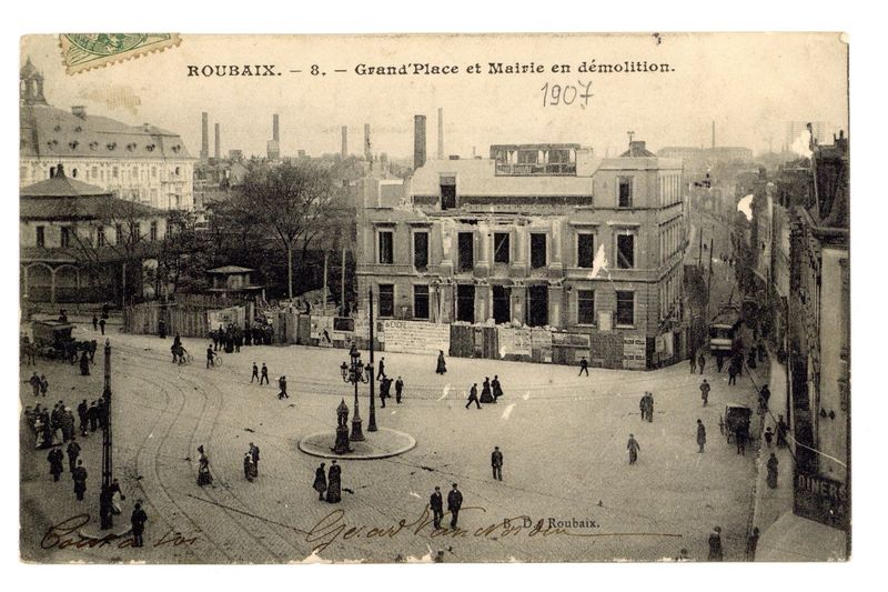 Grand'Place et Mairie en démolition