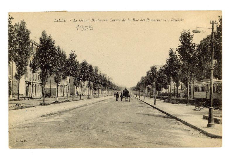 Le Grand Boulevard Carnot de la Rue des Romarins vers Roubaix