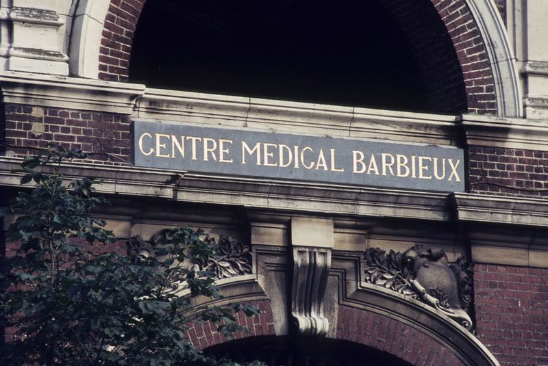 Fronton du Centre Médical Barbieux