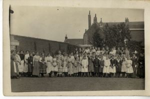 Groupe d'une école de filles, 1920