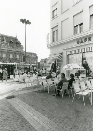 Terrasse du café L'Hôtel du Nord, 1988.