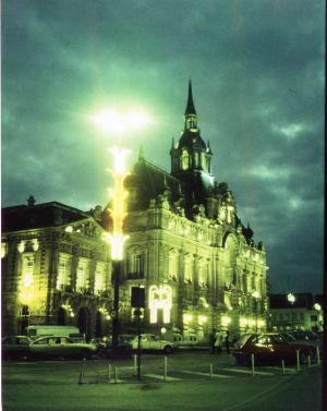 Hôtel de ville illuminé, fin XXe siècle
