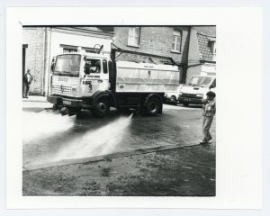 Un véhicule de la propreté urbaine