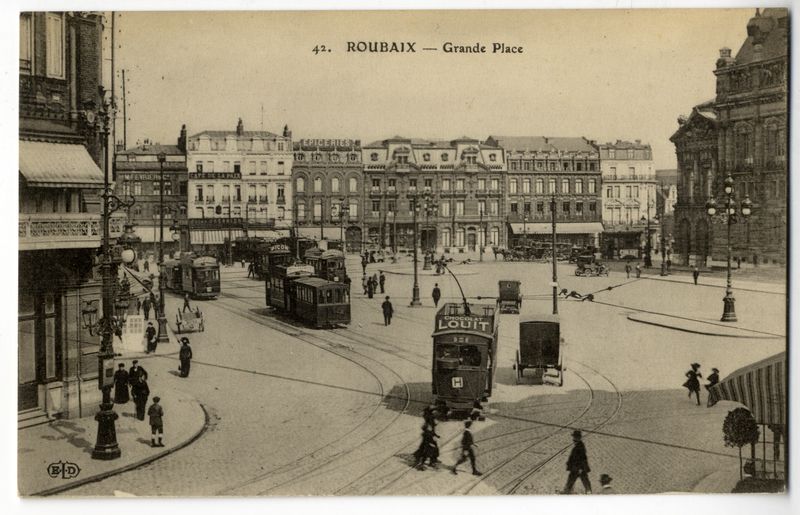 Roubaix : La grand'place début 1900