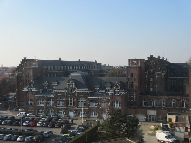 L'anciene Hospice de Barbieux vu de l'Hôtipal Victor Provo