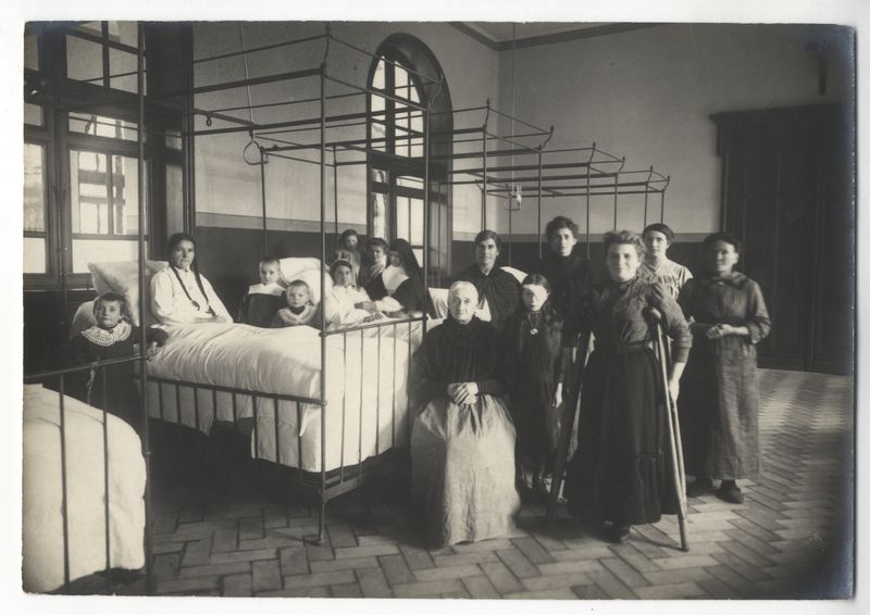 Résidents au pavillon des femmes en 1913