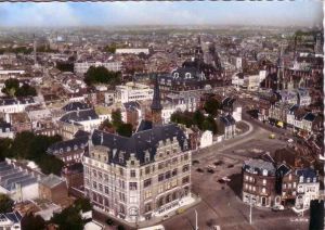 L'ancien Hôtel des Postes, l'espace libéré par les halles détruites