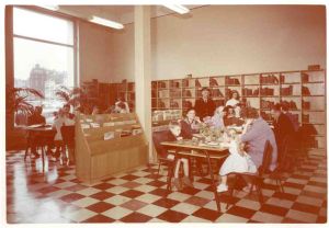 Salle de la bibliothèque municipale sise Grand’Place, 1959