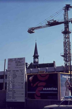La bibliothèque municipale en construction, 1977