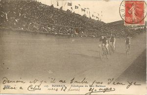 Arrivée d’une course au vélodrome après sa rénovation