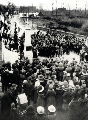 Inauguration d'un monument aux morts, 1922