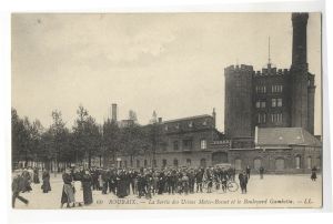 Sortie des ouvriers de l'usine, 1910