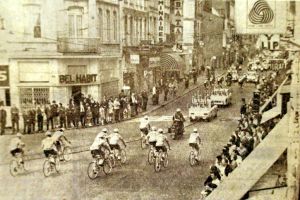 Le passage du Tour de France dans Roubaix