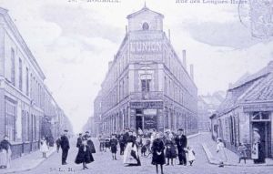 La rue des Longues Haies, au carrefour de la Planche Trouée 