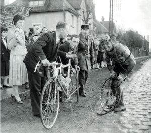 L'aide des spectateurs est toujours la bienvenue !