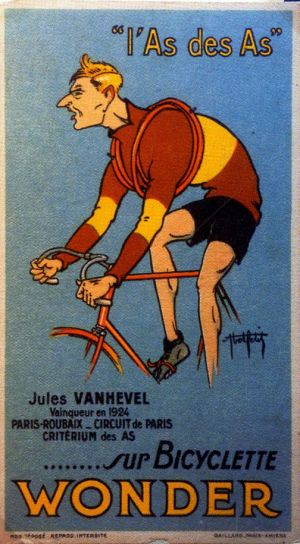 ...et Jules Vanhevel sur son vélo Wonder