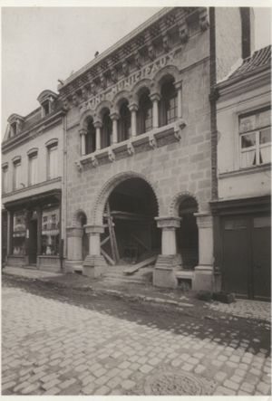 L'extérieur des bains